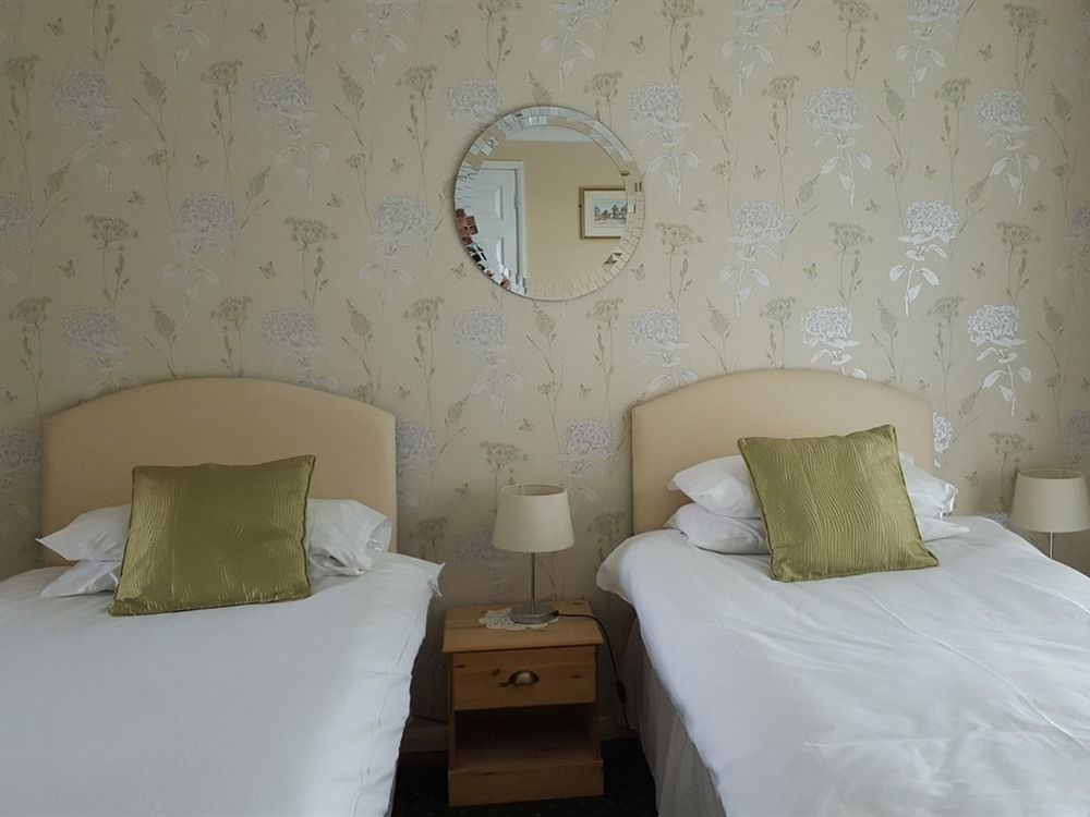 The Bear Inn And Burwash Motel Eksteriør bilde