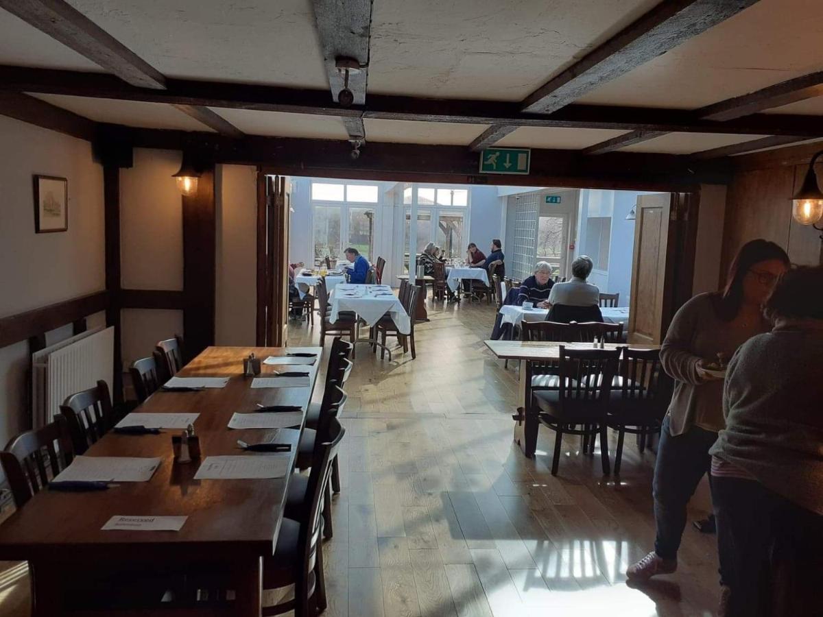 The Bear Inn And Burwash Motel Eksteriør bilde