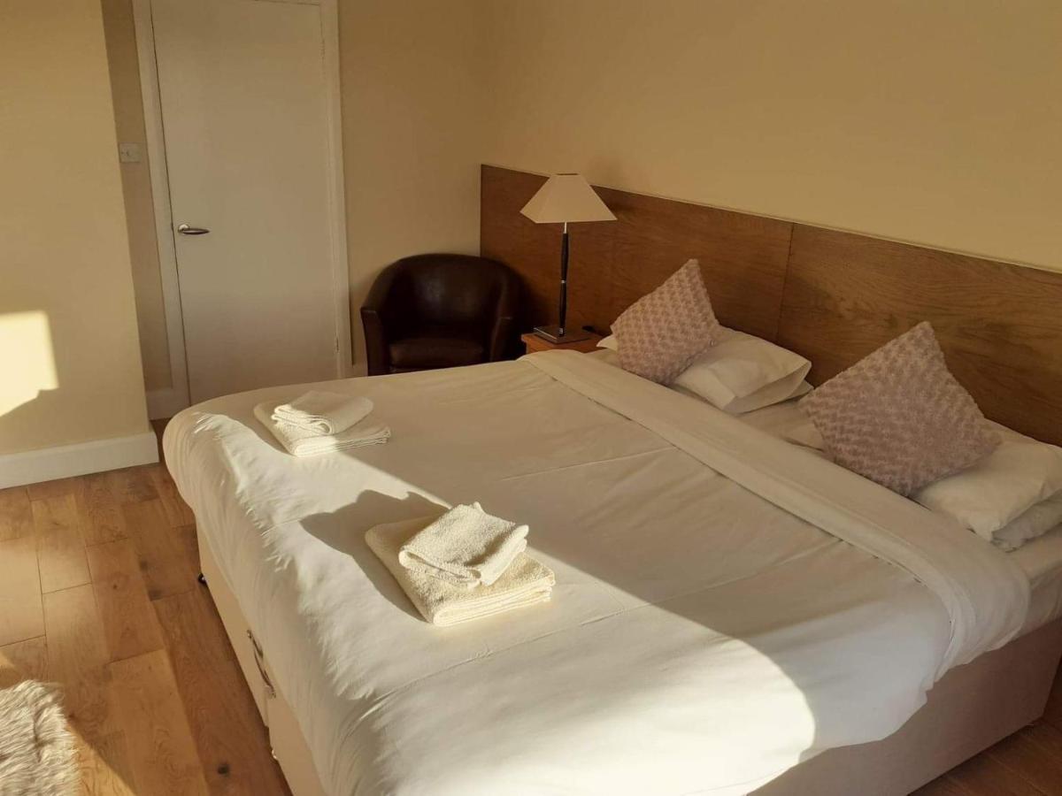 The Bear Inn And Burwash Motel Eksteriør bilde